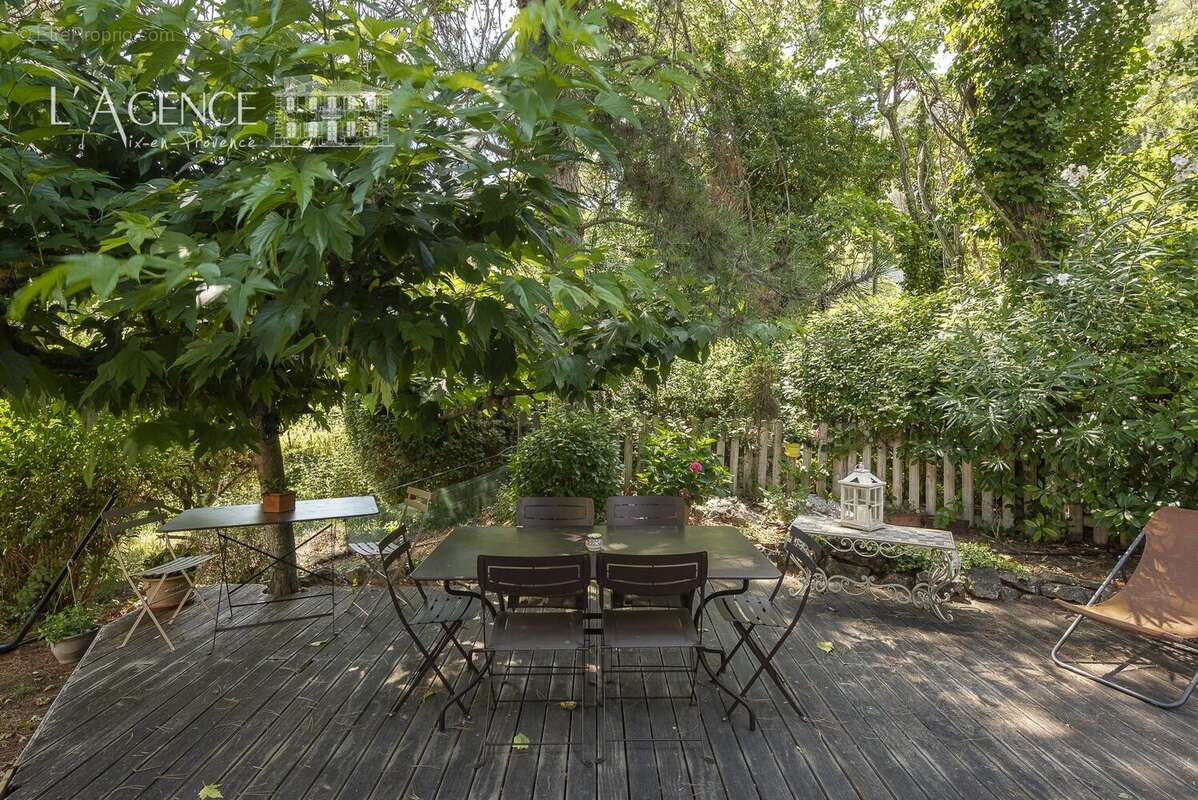 Maison 119 m² à Saint-Marc-Jaumegarde  - photo 5