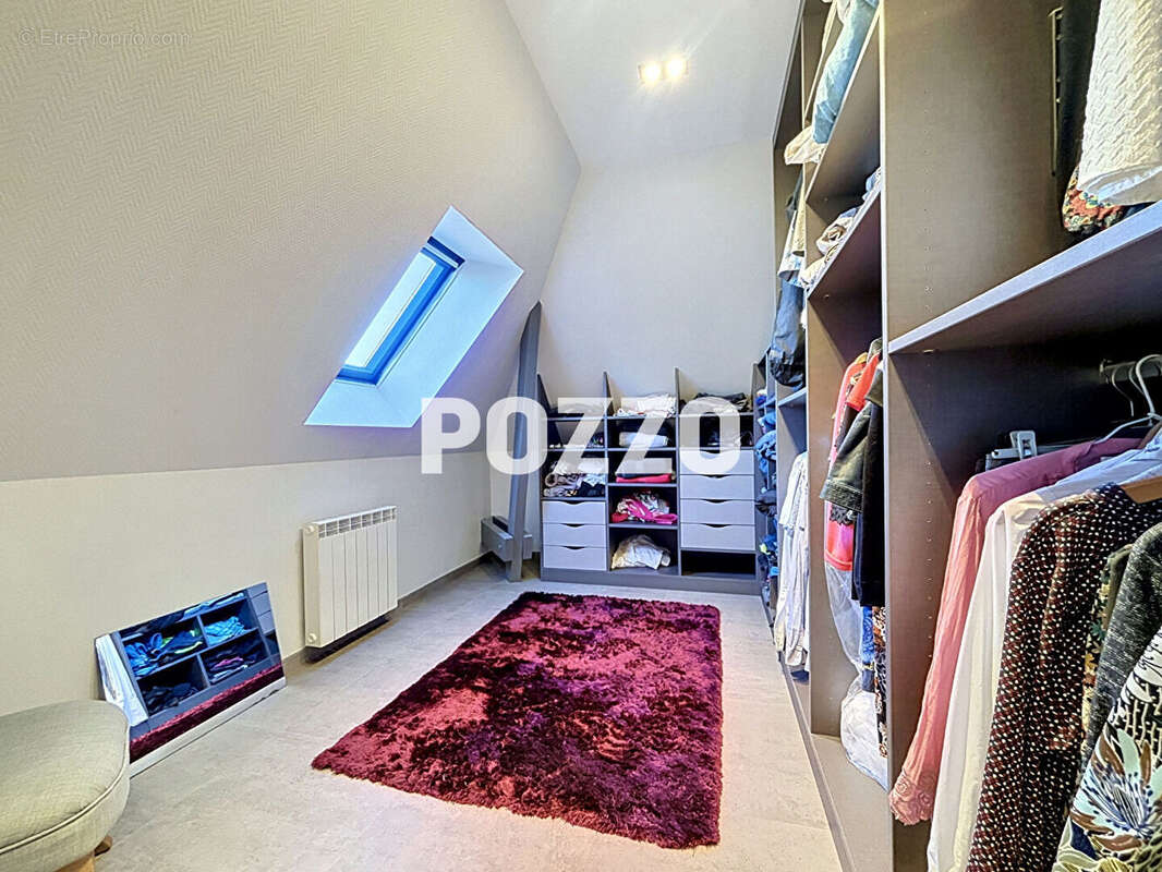 A Vendre - AVRANCHES (Centre-ville) - Maison 7 pièce(s) 170 m² - terrain 1302 m² - photo 16