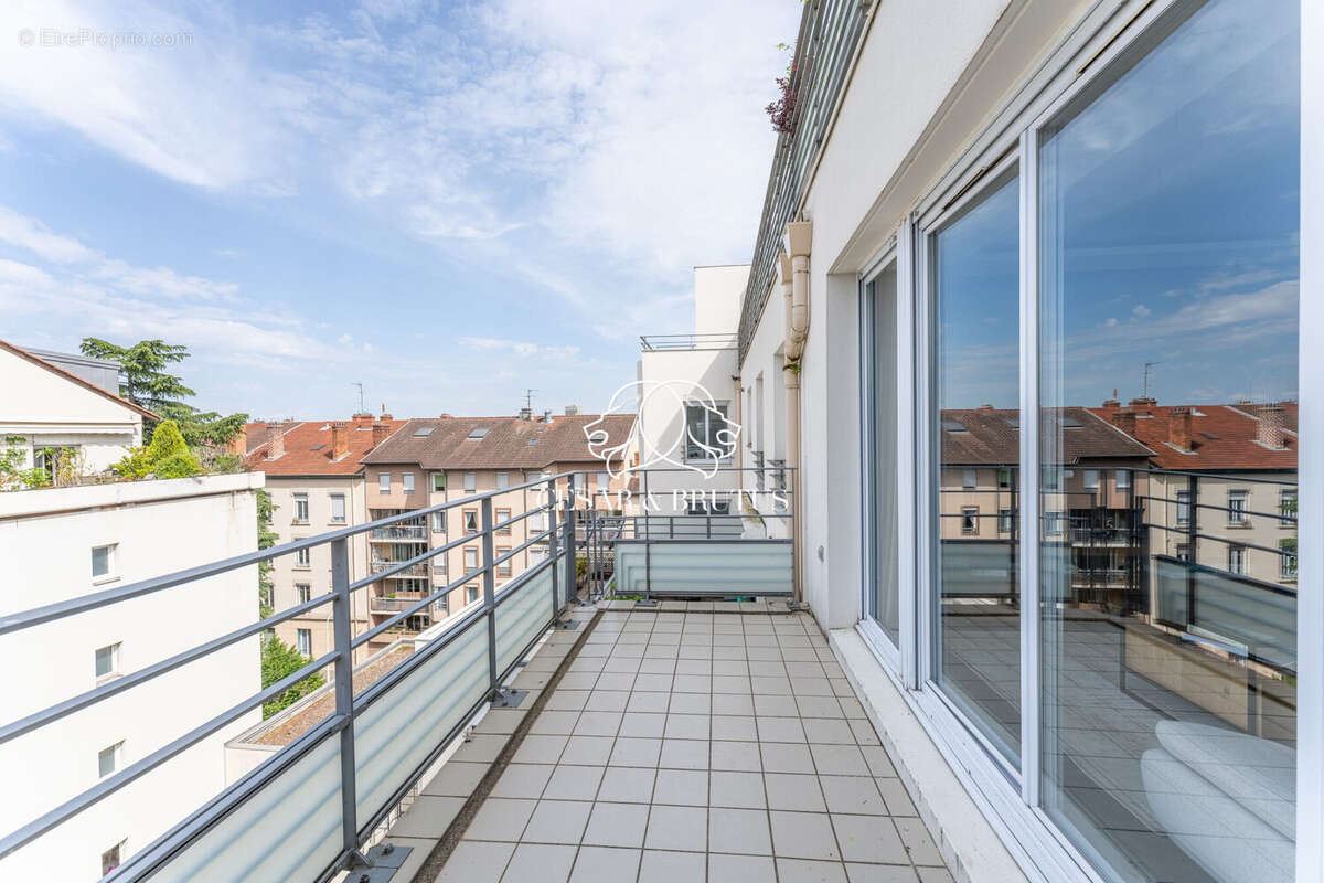 Appartement à LYON-8E