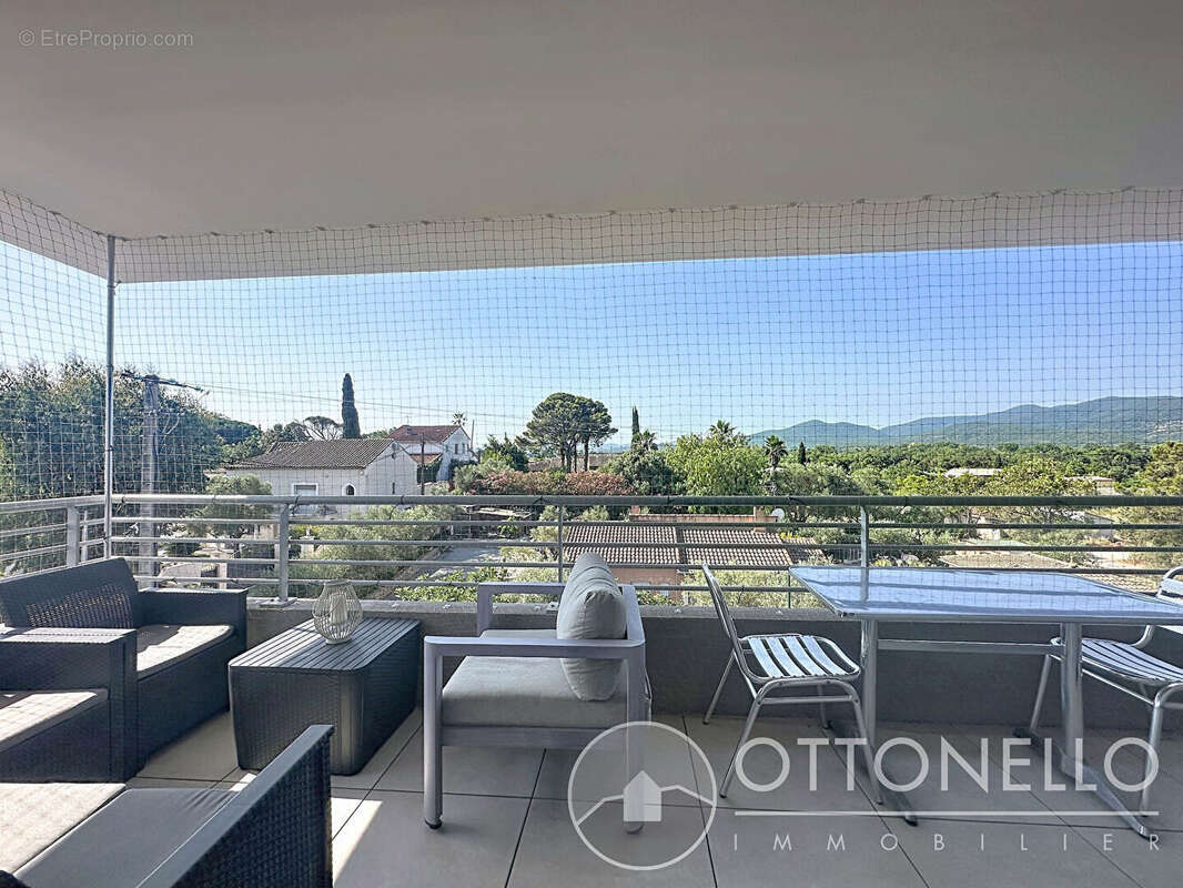 Appartement à PUGET-SUR-ARGENS