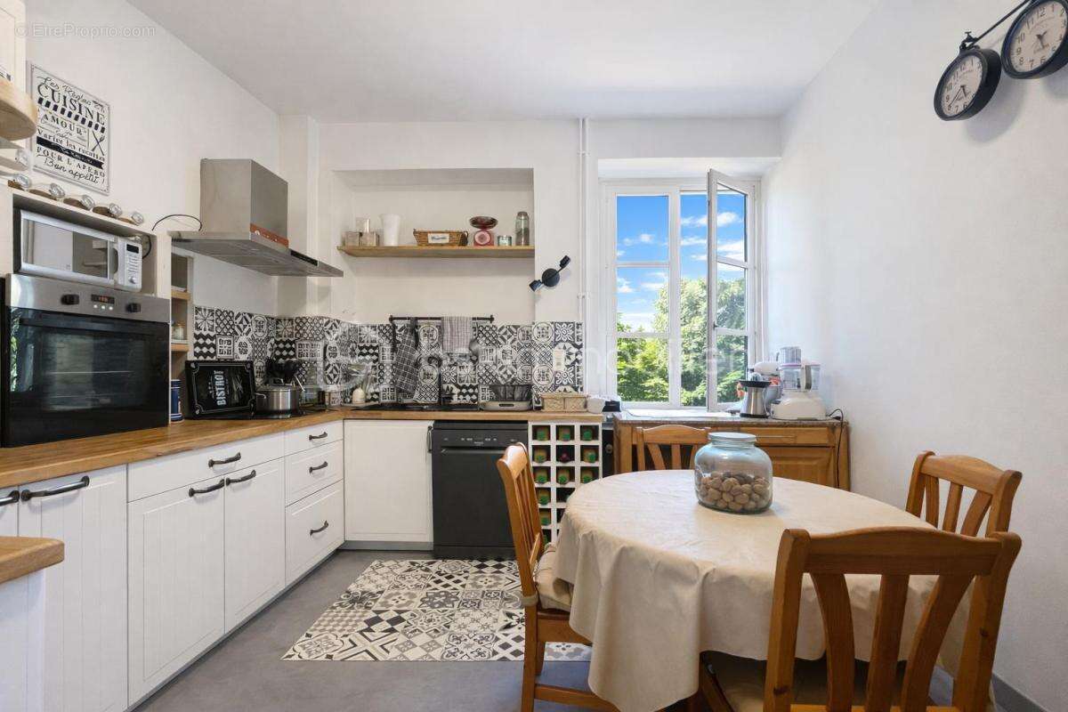 Appartement à CHARNAY-LES-MACON