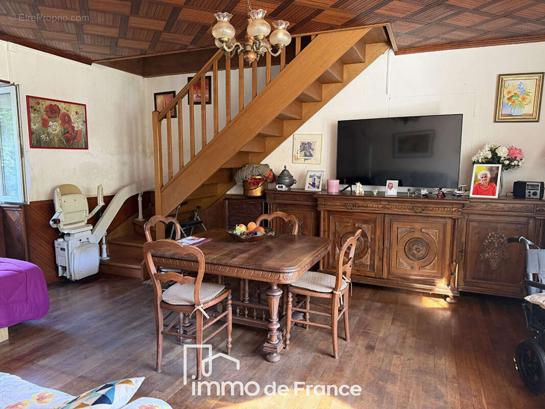 Decazeville- Maison T4 avec garage,atelier-jardin- EXCLUSIVITE - photo 4