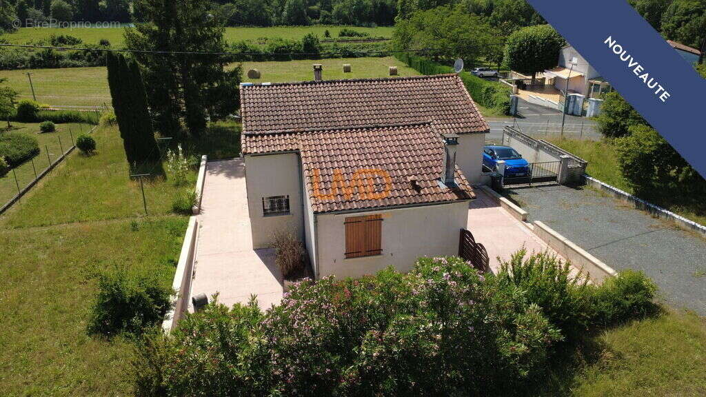 Maison à BUSSAC-SUR-CHARENTE