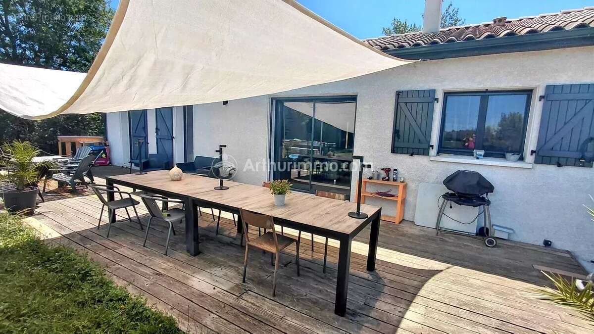 Appartement à SOUAL
