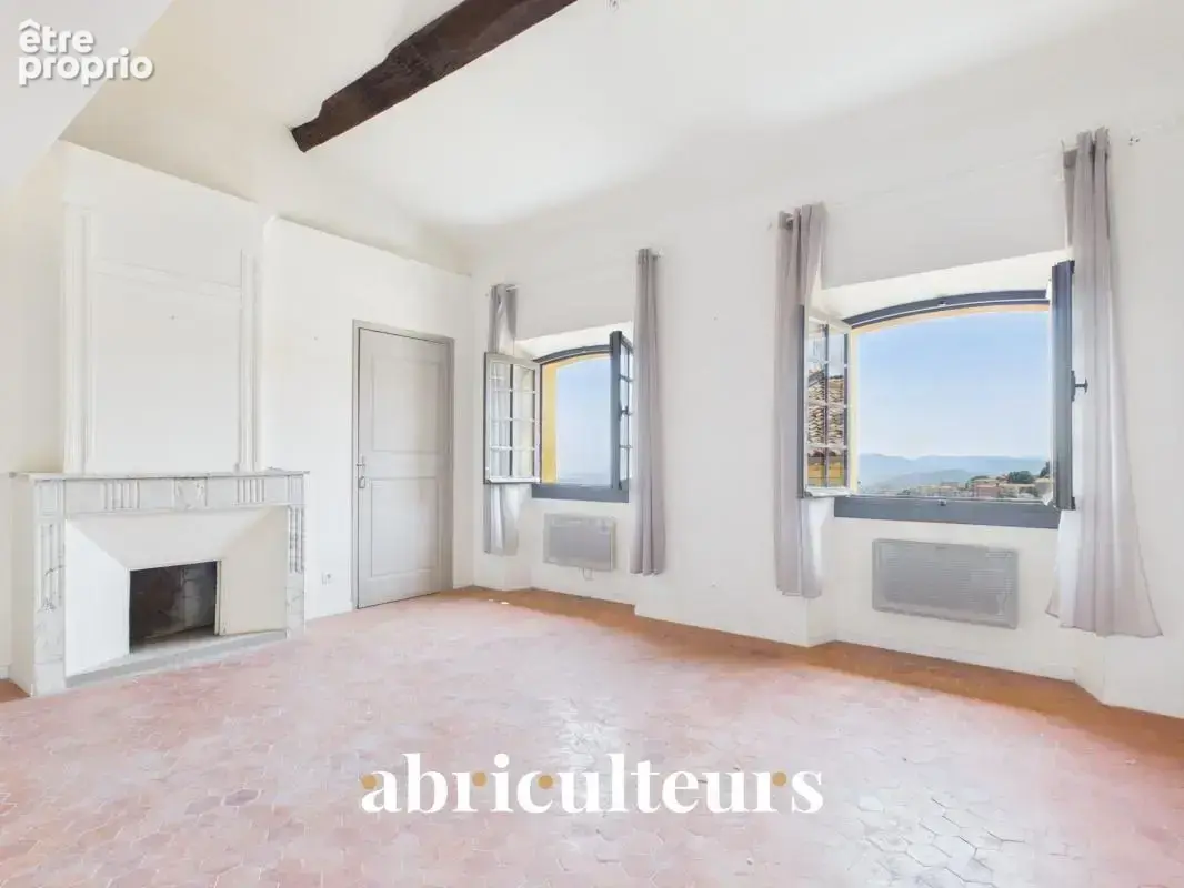 Lumineux appartement de 54 m² habitables en vente dans le centre historique de Grasse (06130) - photo 2