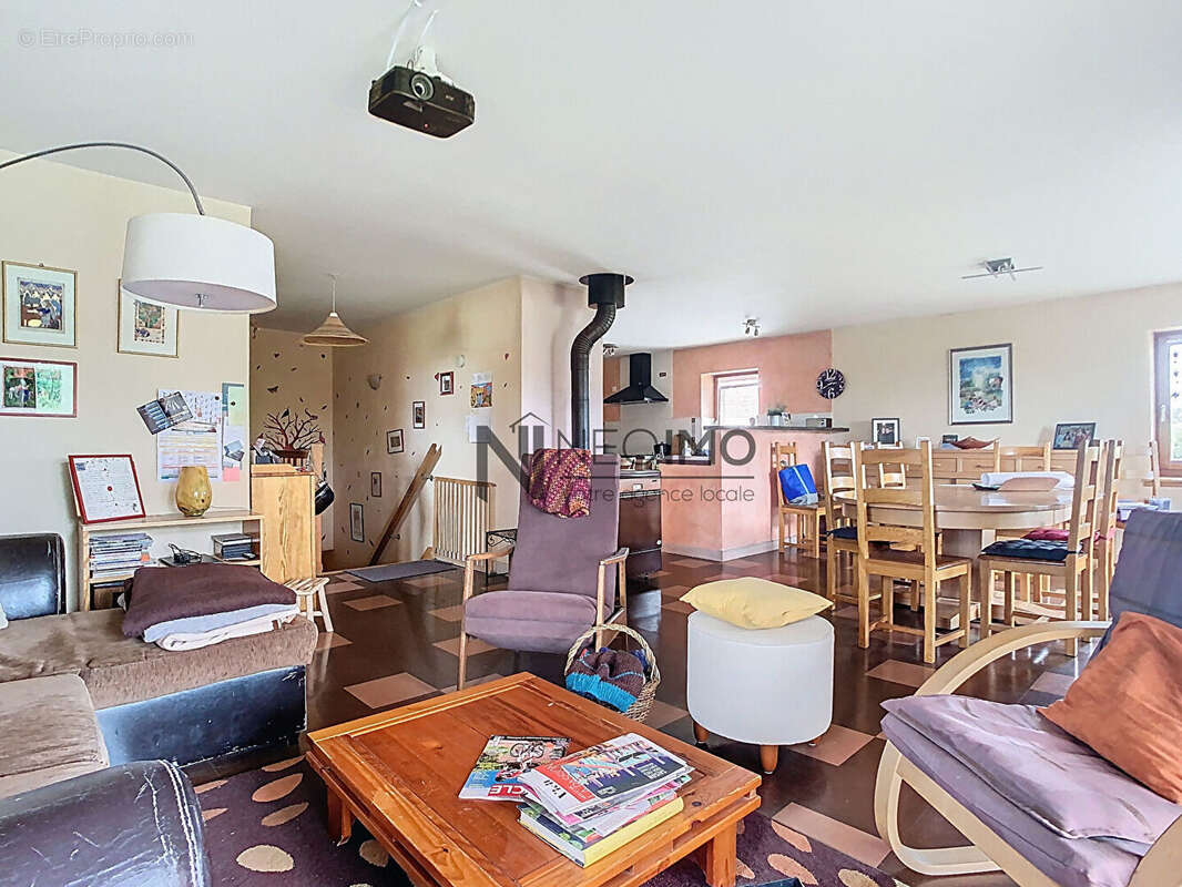 Maison à VALLEROY-LE-SEC