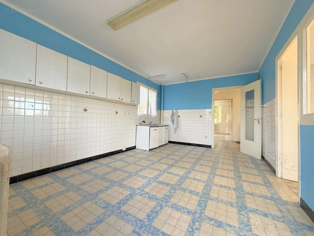 Maison 200 m² à Pollionnay  - photo 8