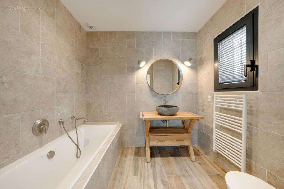 Résidence de Caractère & de Prestige  310 m² + 257 m² Aménageables  Cadre Naturel Privilégié - photo 10