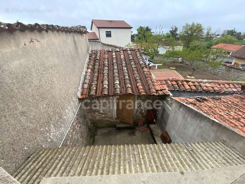 Maison à SAINT-BARTHELEMY-LESTRA