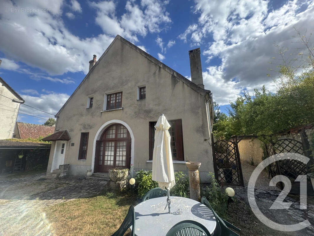 Maison à LUCY-SUR-YONNE