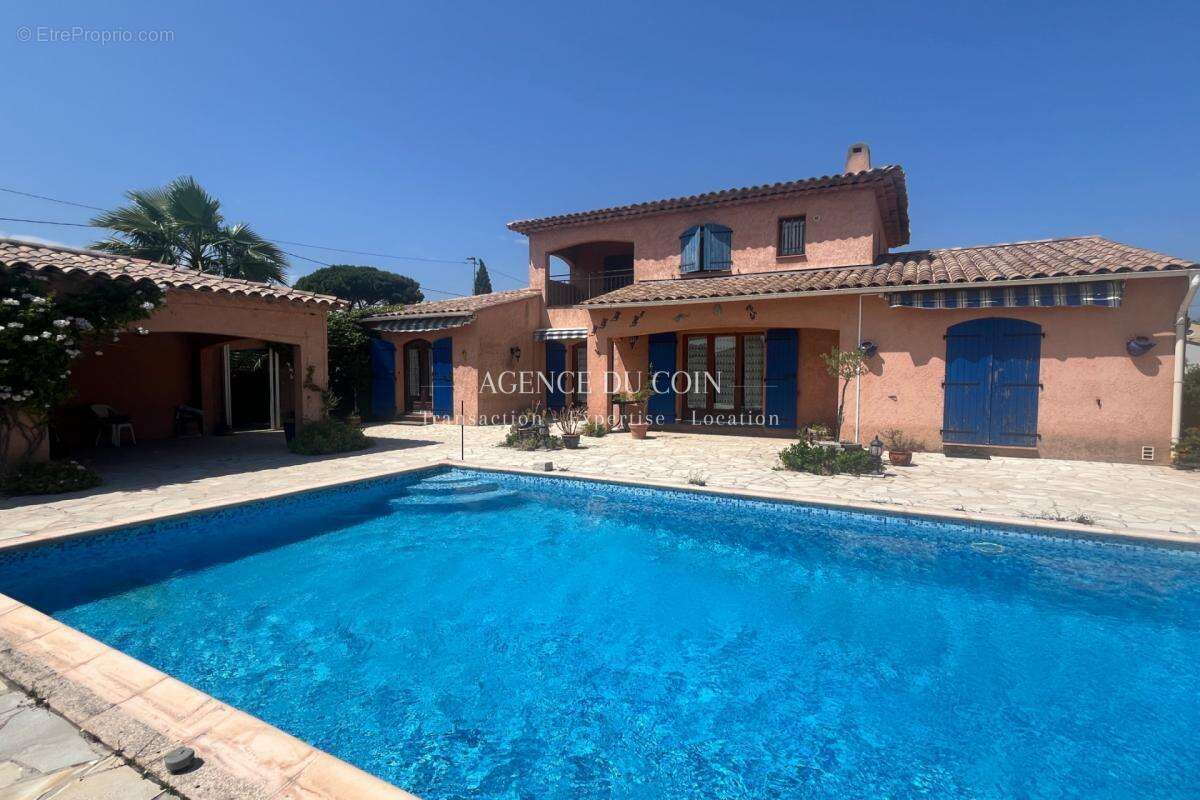 Maison à LE MUY