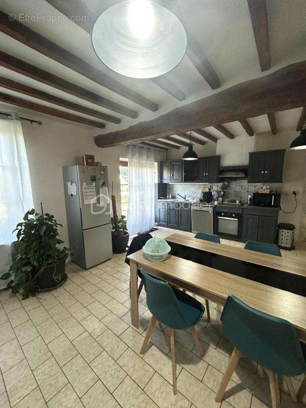 Maison à SAINT-CYR-LES-COLONS