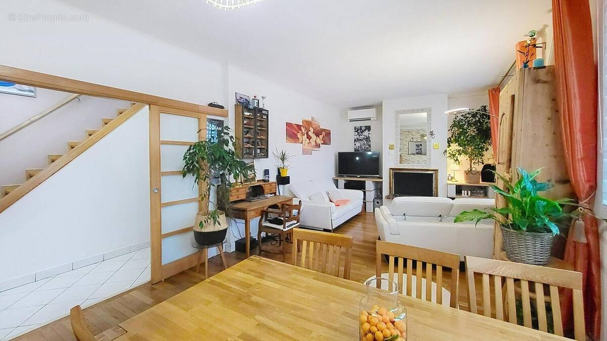 Photo 1 - Maison à THIAIS