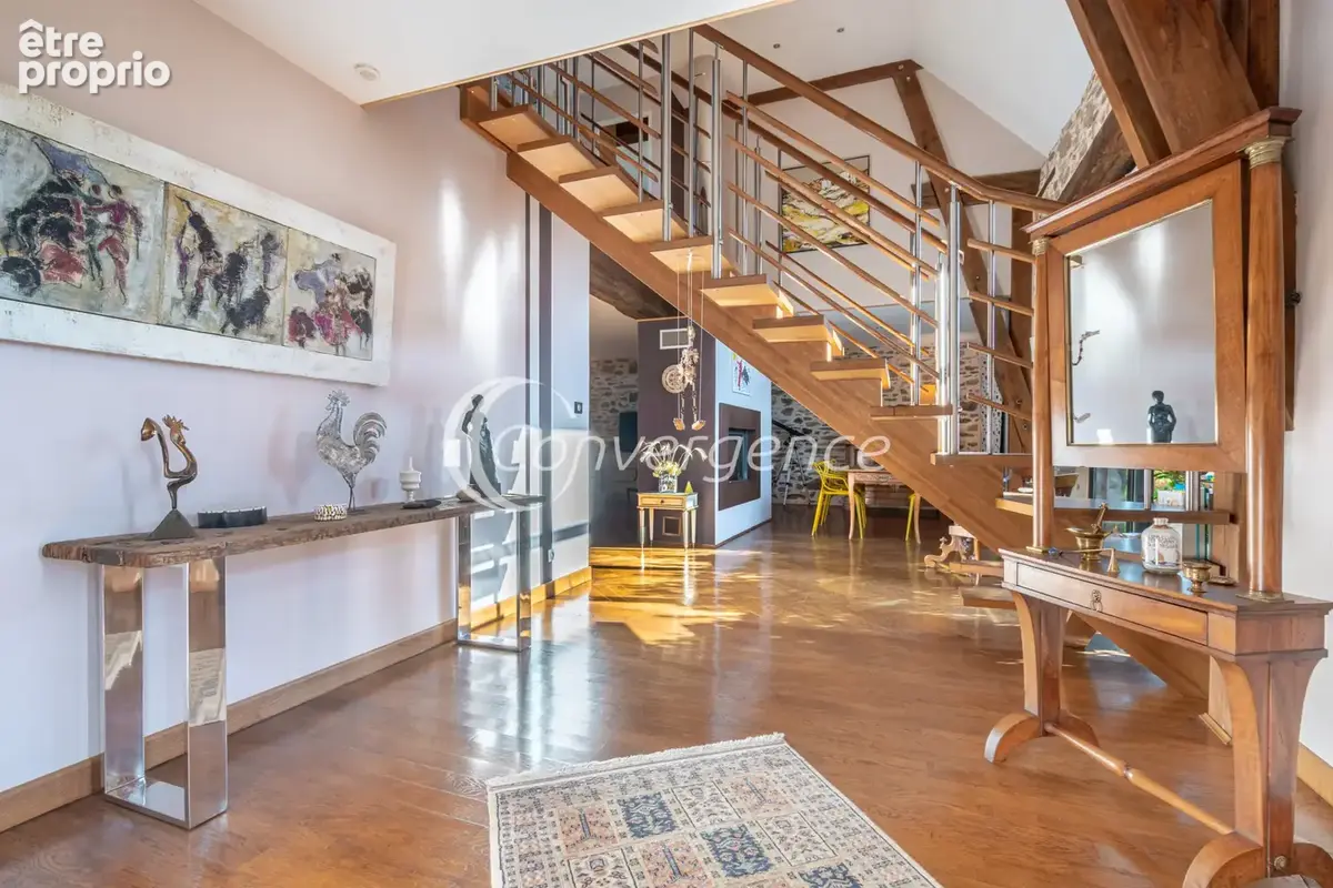 Grange rénovée de 204 m2 et gîte T3 indépendant de 72 m2 - photo 4