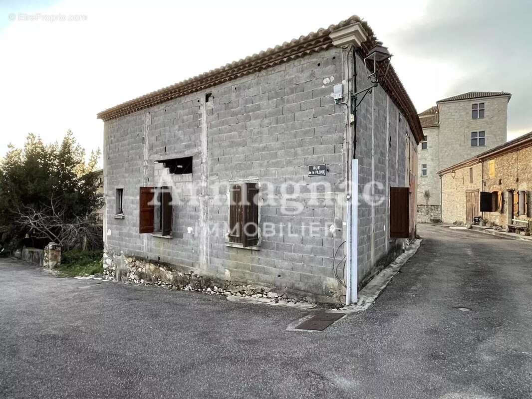 Maison à COURRENSAN