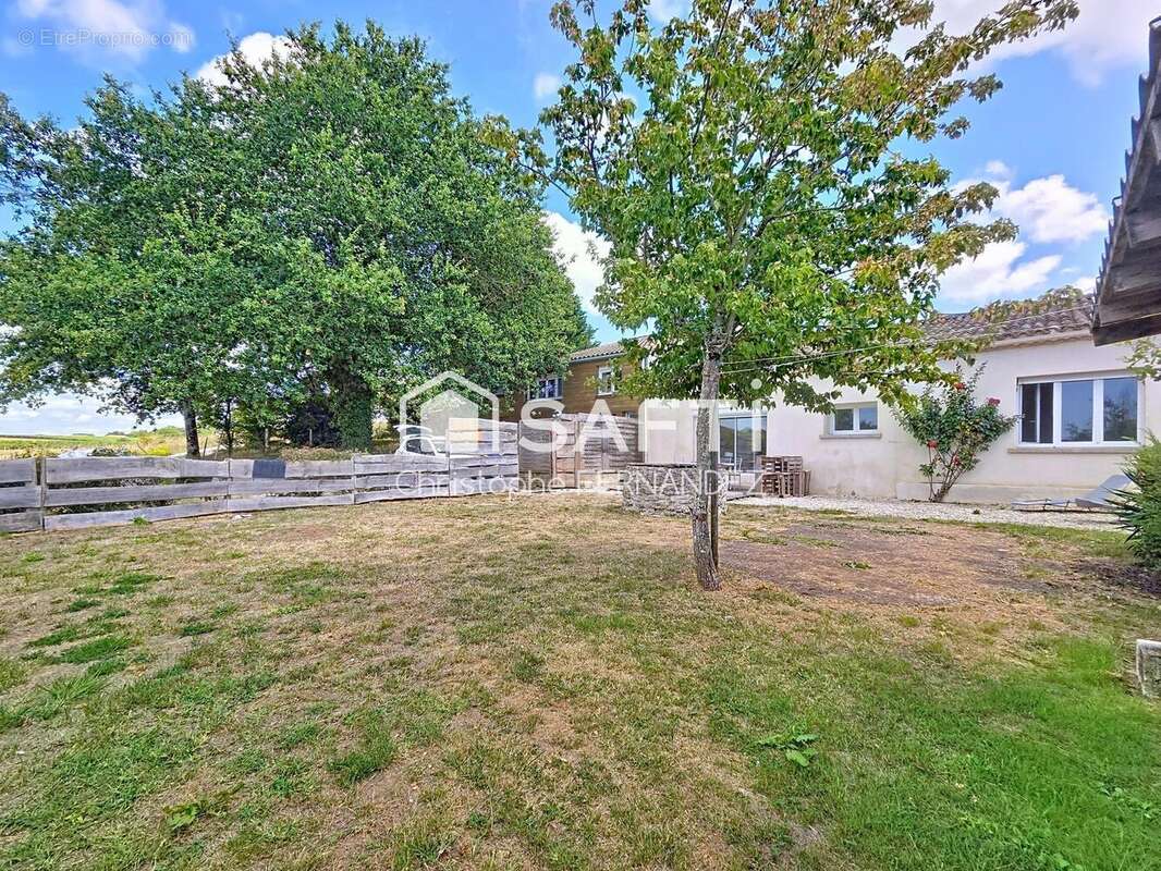 Maison 268 m² à Boisredon  - photo 2