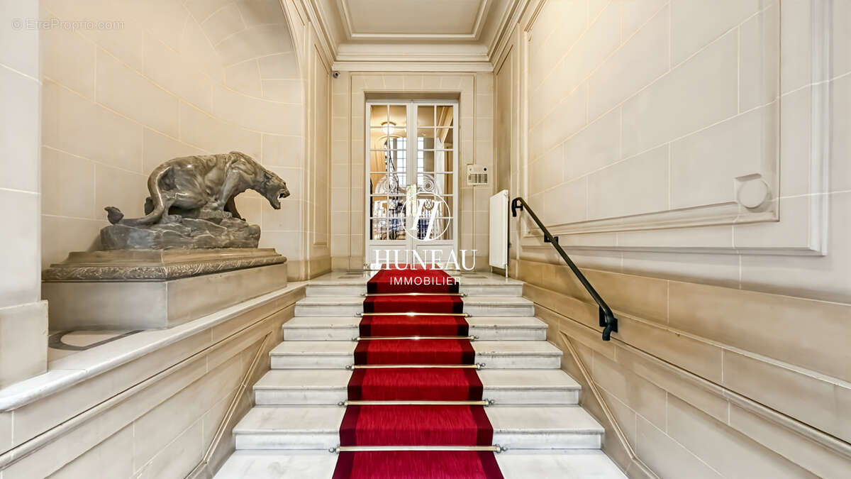 Appartement à PARIS-17E