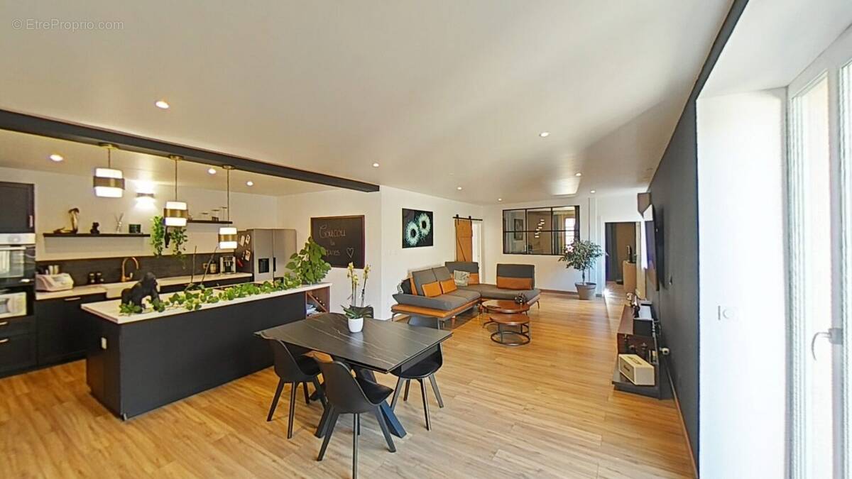 Appartement à SAINT-MARCELLIN-EN-FOREZ