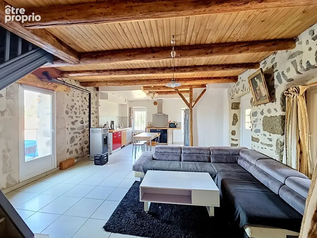 Maison familiale avec grange de 130 m², dépendances et terrain de 1 282 m² - photo 3