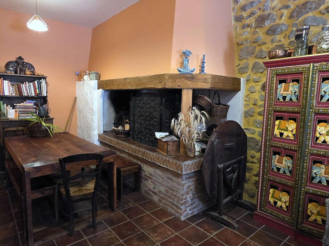 Maison de caractère de 1713   460 m2   piscine chauffée   Roquefeuil (11) - photo 13