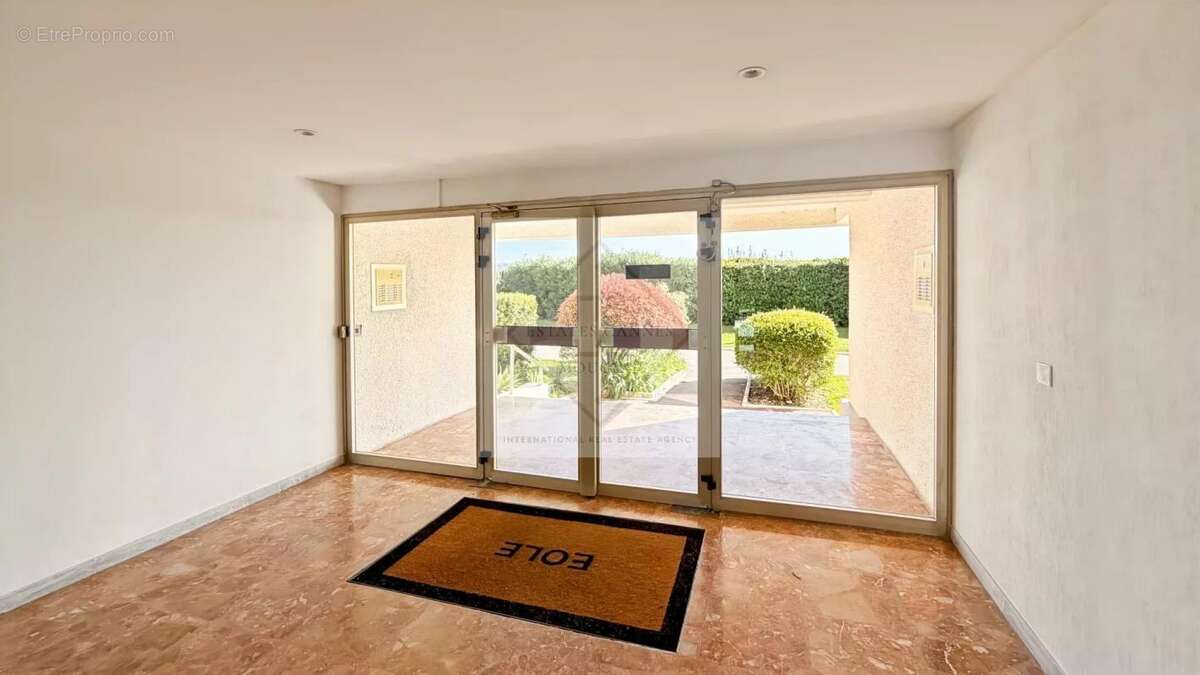 Appartement à MANDELIEU-LA-NAPOULE