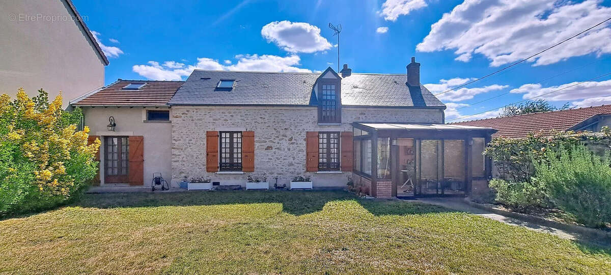 Maison à CERNY
