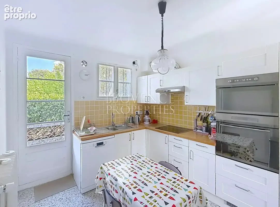 Correns – Charmante maison 3 chambres avec piscine,  en zone UC - photo 15