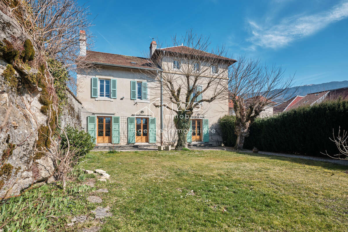 À Vendre : Ensemble Immobilier de 10 Pièces   Cachet Rare & Volumes Exceptionnels - photo 18