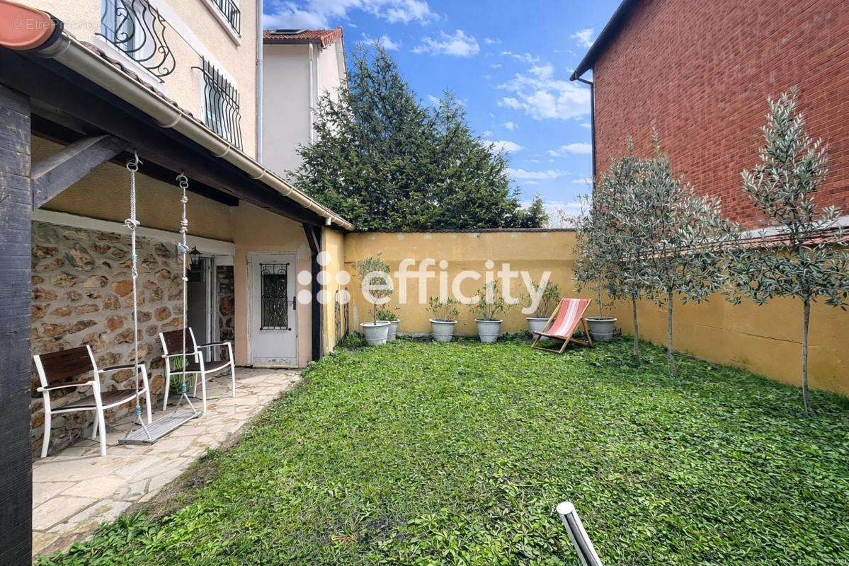 Maison à LES PAVILLONS-SOUS-BOIS