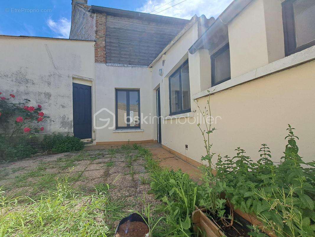 Maison avec garage et cour proche des ecoles et du centre ville d'abbeville - photo 10