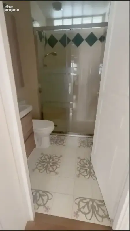 Paris XVIII - Appartement traversant au 3ème étage - photo 8