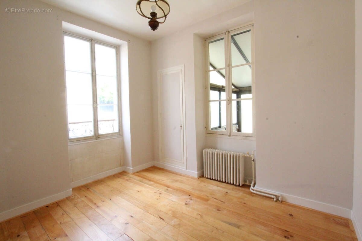 Appartement à LA CHARITE-SUR-LOIRE