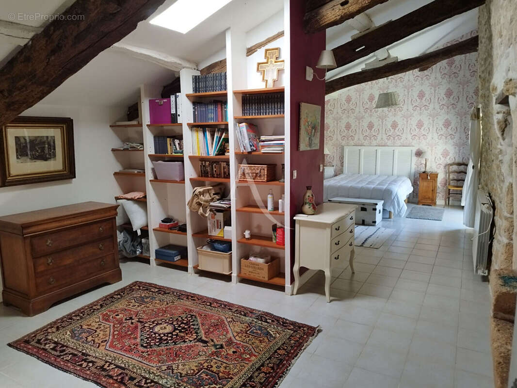 Charentaise de plain pied 4 chambres avec piscine. - photo 9