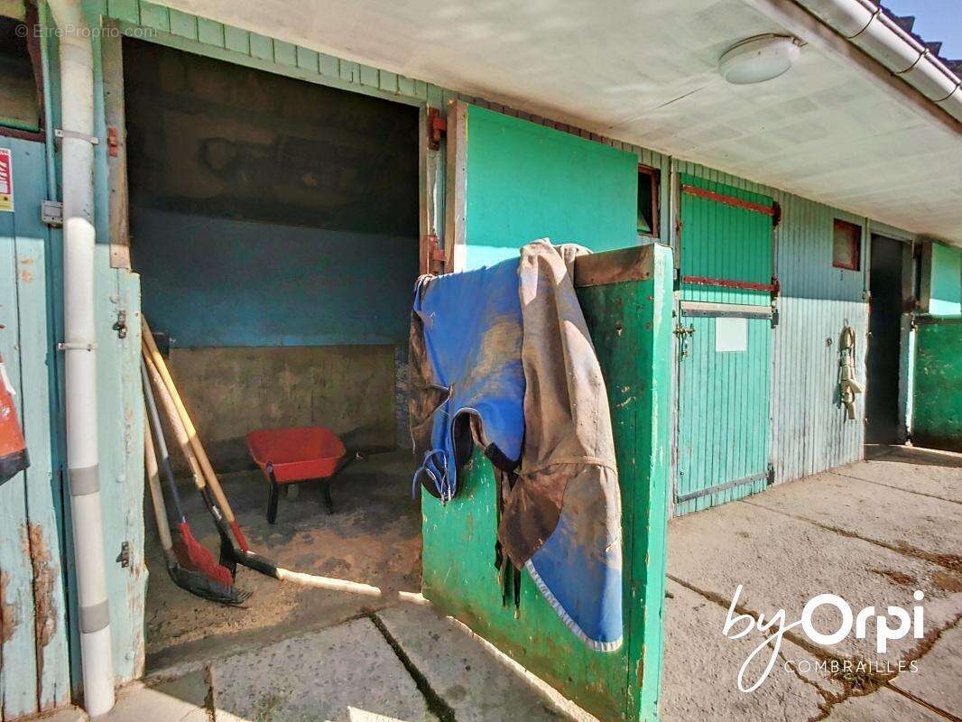 Maison à DURDAT-LAREQUILLE