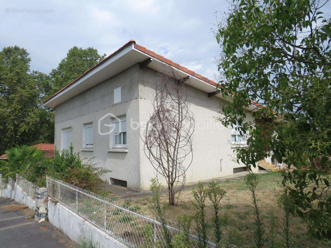 Maison rénovée avec dépendance sur le chemin de Saint Jacques de Compostelle - photo 8