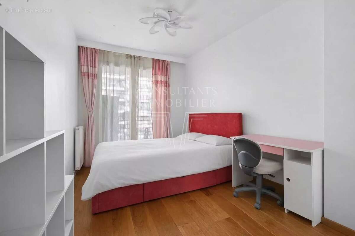 Appartement à LEVALLOIS-PERRET