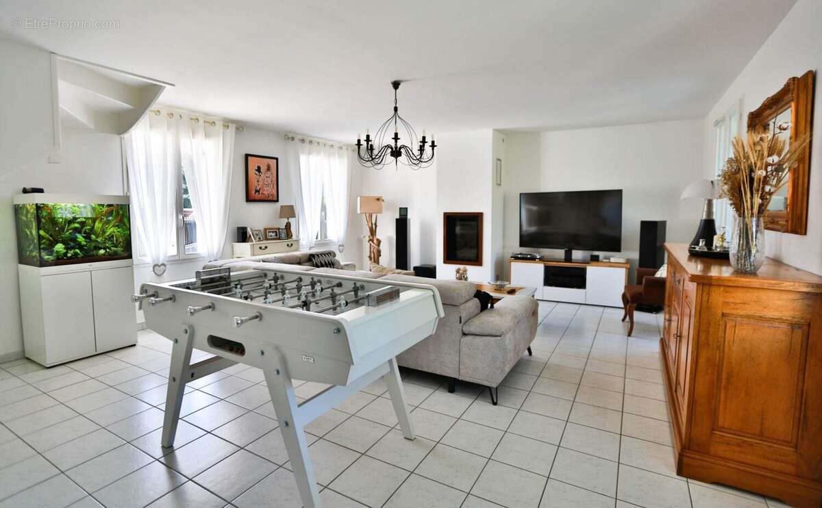 Maison à MAGNY-LE-HONGRE