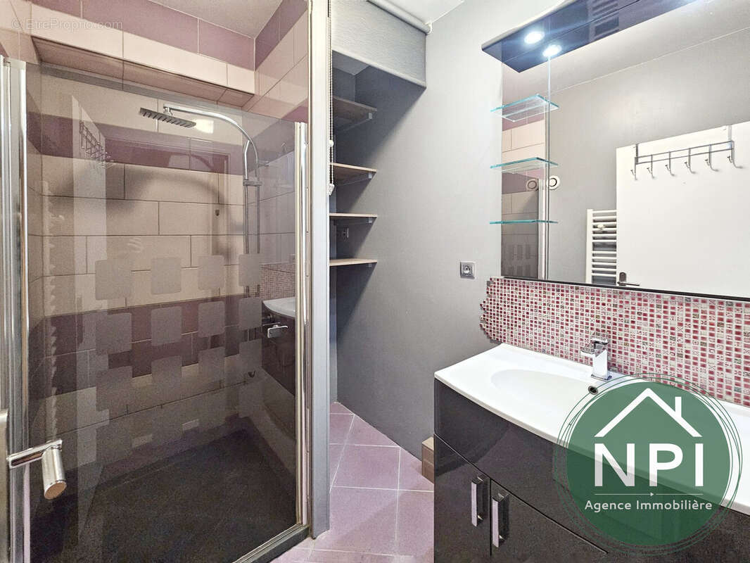 Appartement à PRINGY