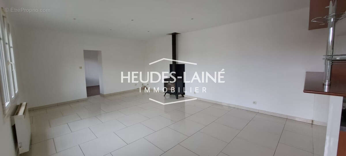 Maison à SAINT-HILAIRE-DU-HARCOUET