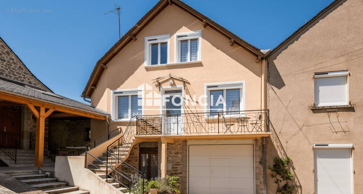 Maison à VILLEFRANCHE-DE-PANAT