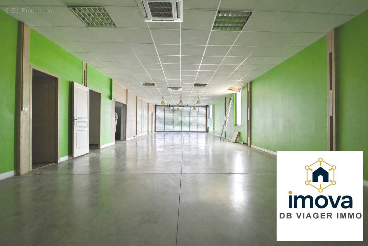 Commerce 236 m² à Abrest  - photo 1