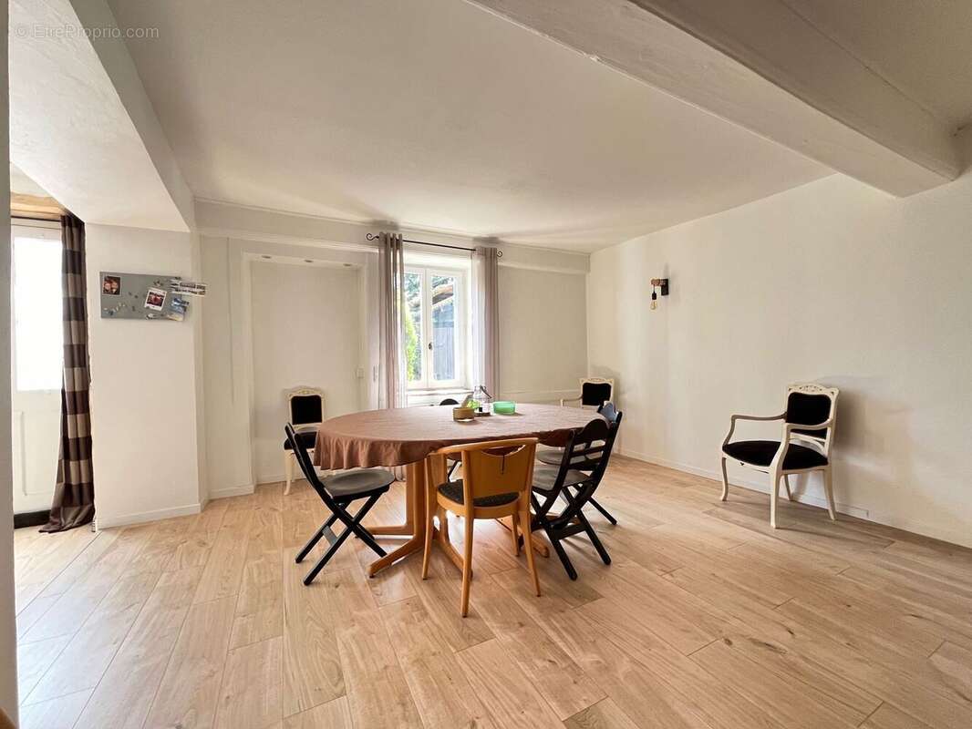 Maison à FONTAINES-SAINT-MARTIN