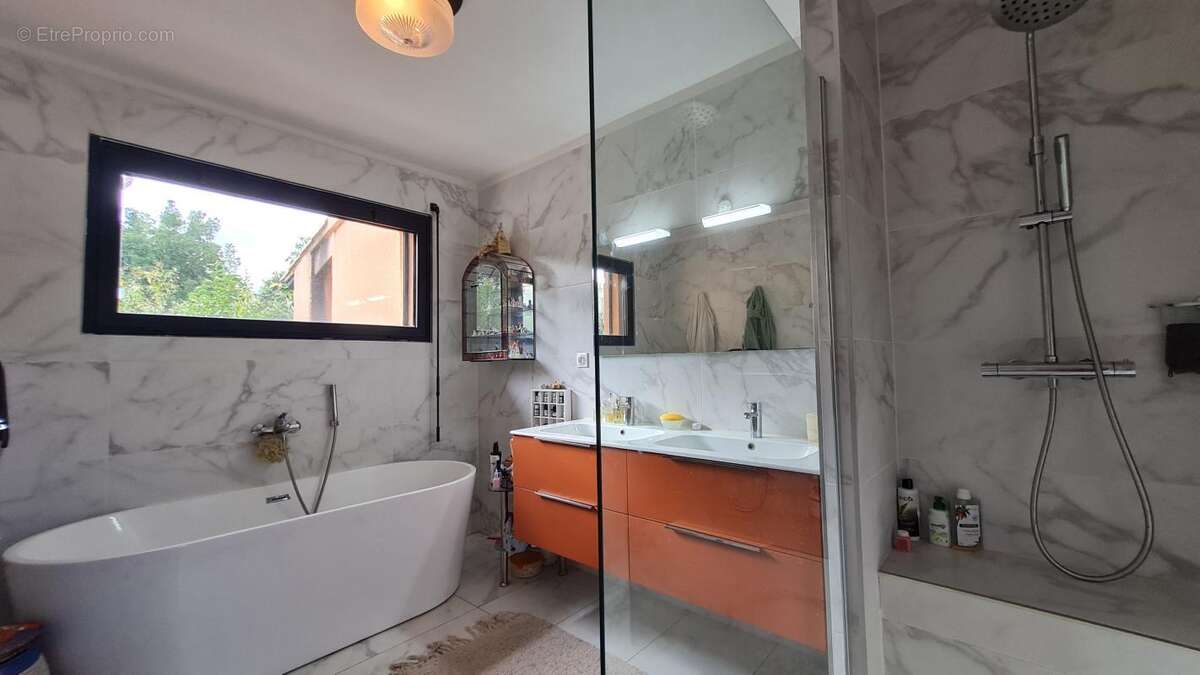 Maison à VILLENEUVE-LES-AVIGNON