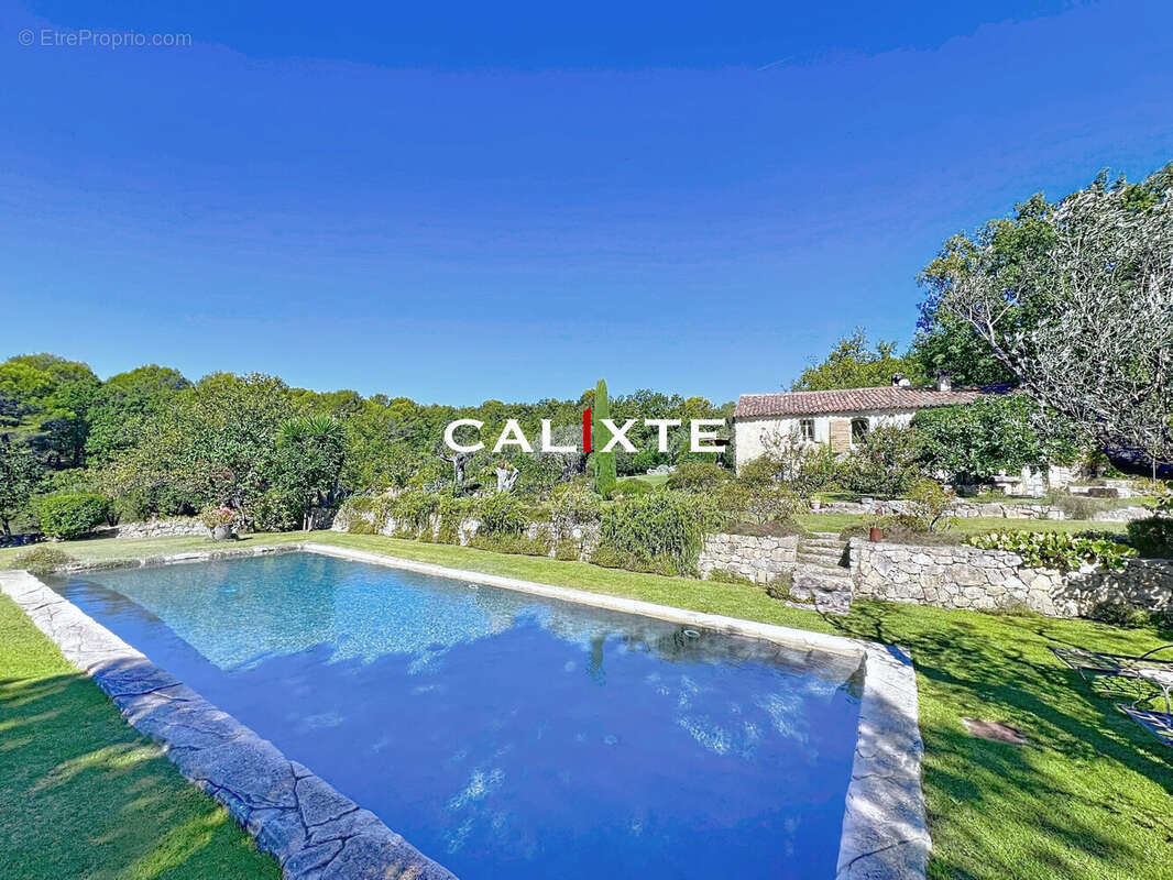 Maison à TOURRETTES