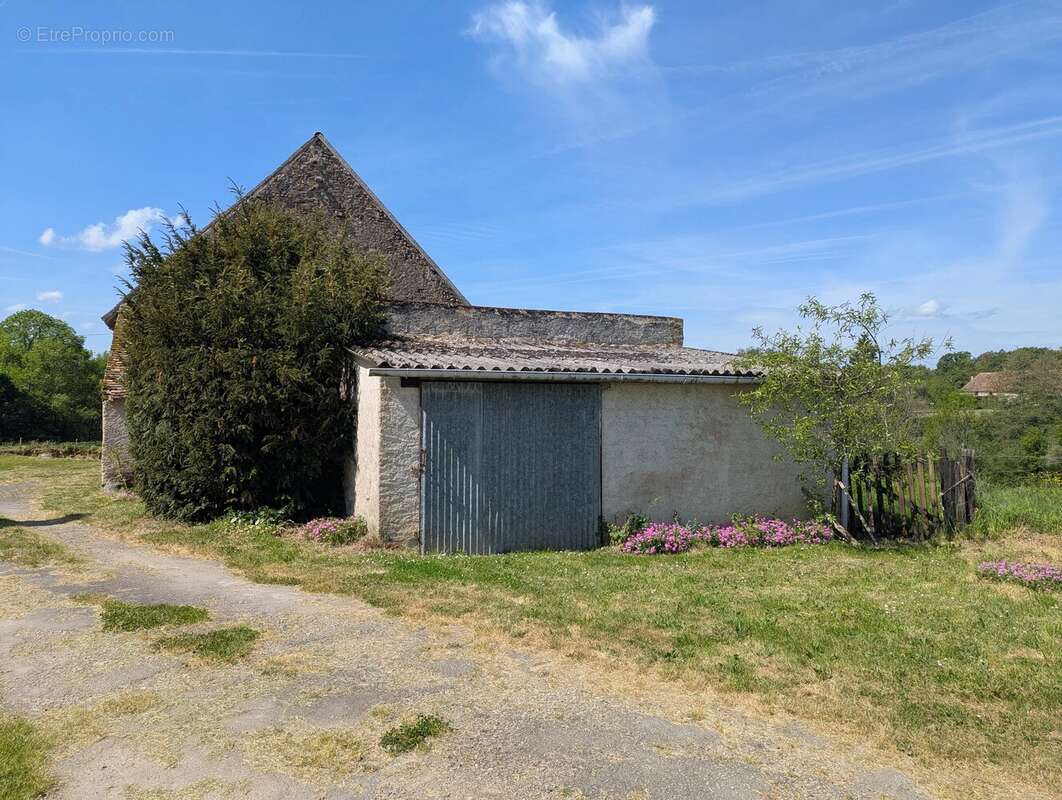 Maison à COULONGES