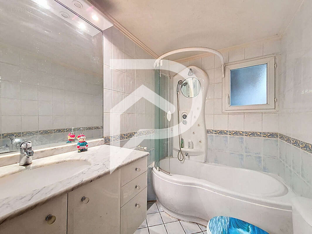 Maison à MONTELIMAR