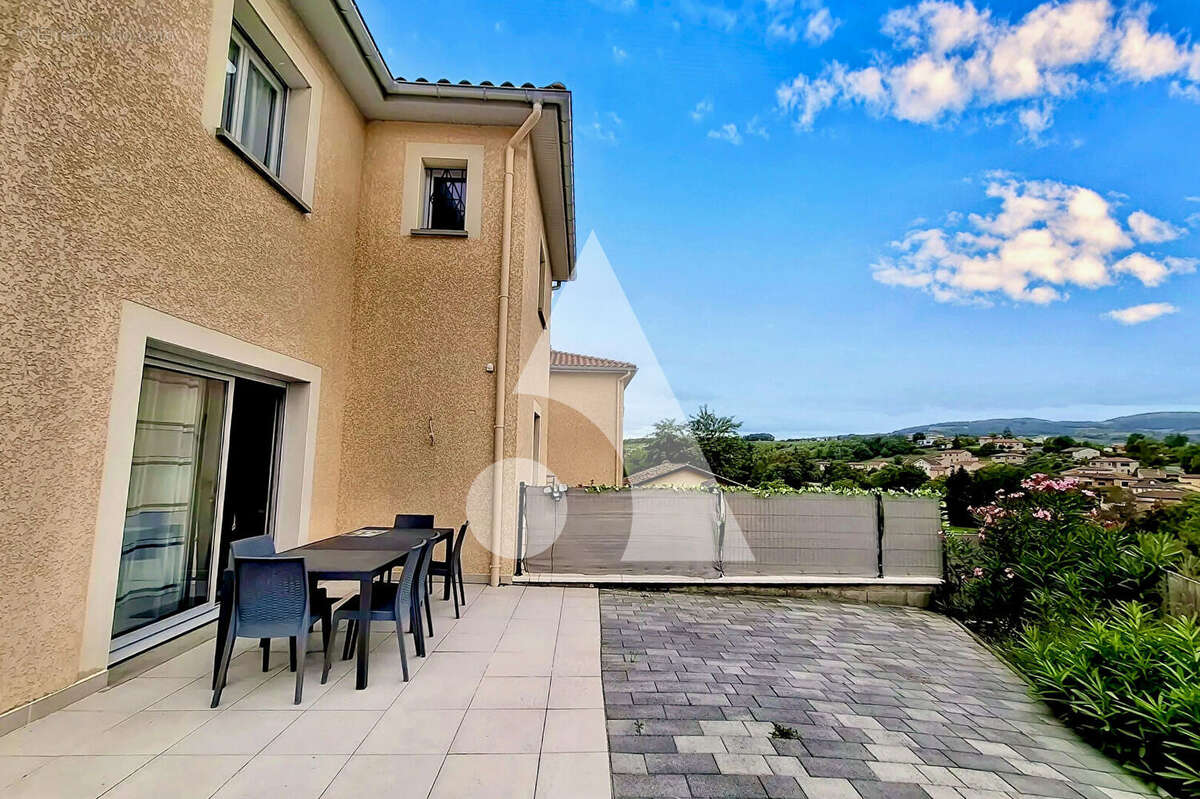 Maison à POUILLY-LE-MONIAL