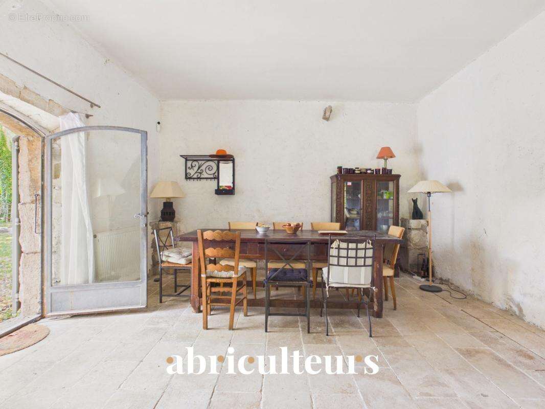 Mas provençal de 310 m² avec piscine et parc arboré de 7 880 m² — PNR des Alpilles - photo 10