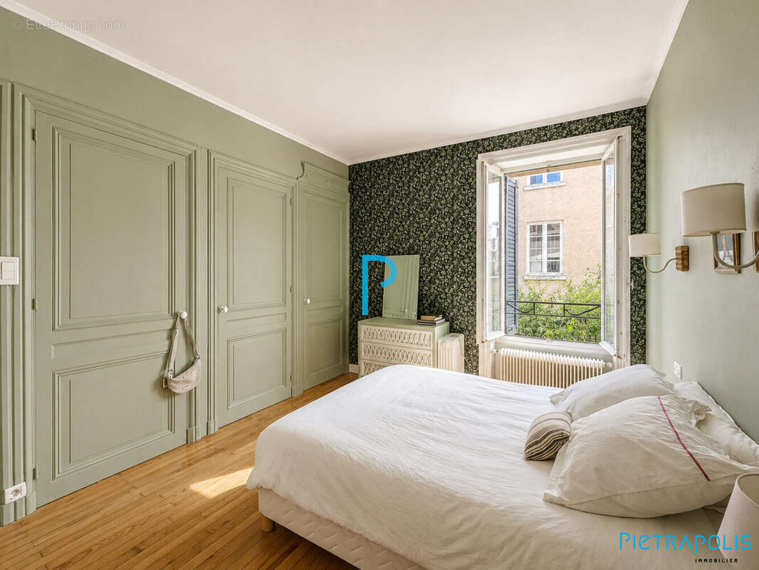 Maison 137 m² à Tarare  - photo 7