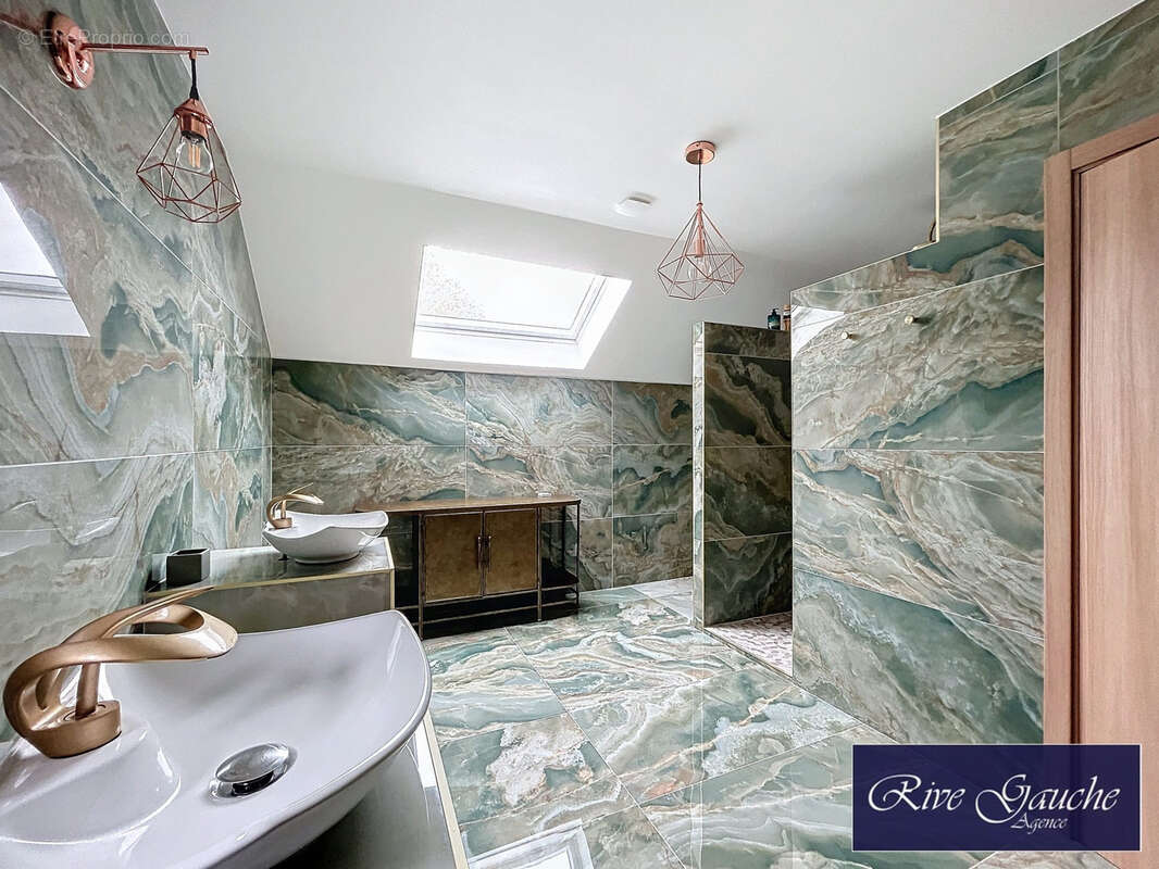 Maison à CHENS-SUR-LEMAN